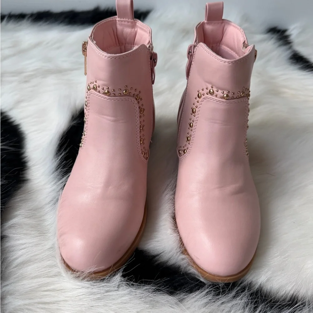 Little Girls Shoe Bundle - Aikuass LED roller sneakers and Dream Pairs booties - Picture 11 of 16